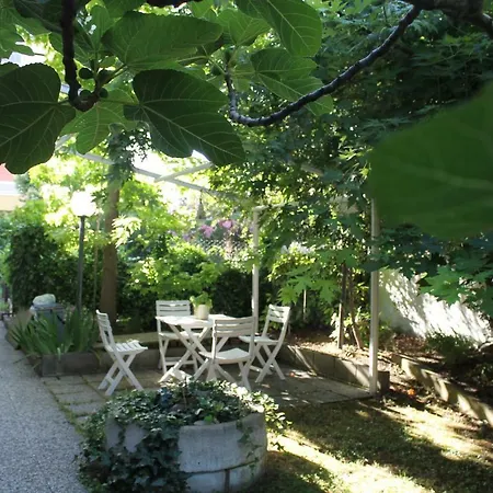 Apdf Con Giardino Apartmán *